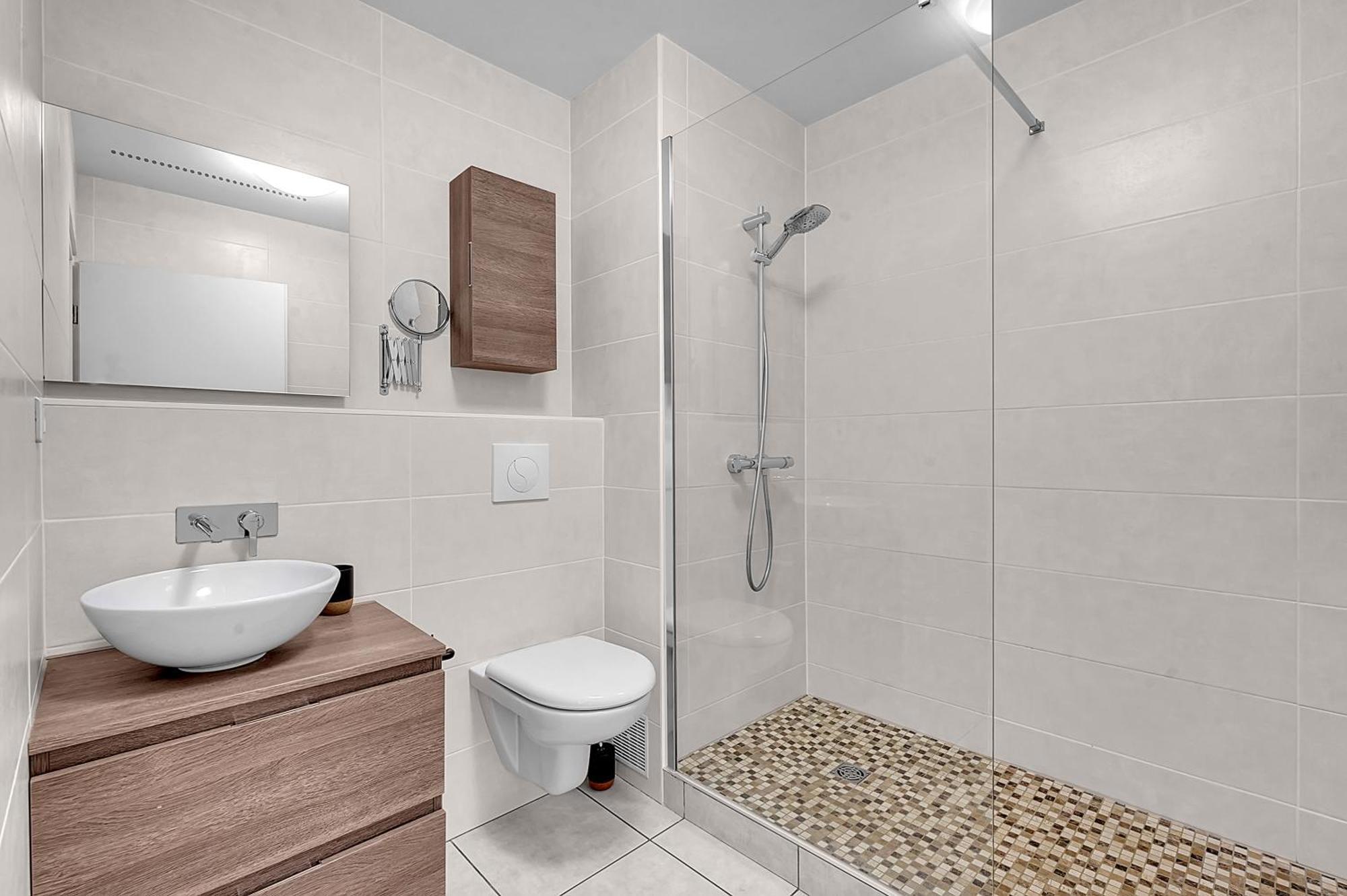 T2 Bord De Garonne Hypercentre Terrasse + Parking *